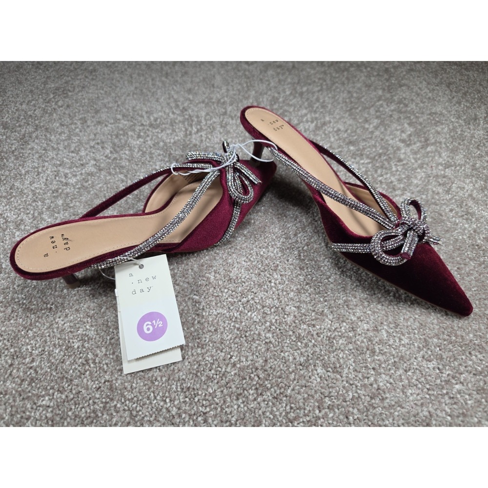 A New Day Womens 6.5 Burgundy Velvet Rhinestone Bow Kitten Heel Mules NWT - Picture 3 of 7